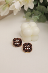 Kadife Dokulu Kare Küpe