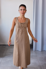 Karamel Önü Büzgülü Keten Elbise