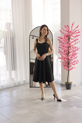 Siyah Askılı Fit Kesim Midi Elbise