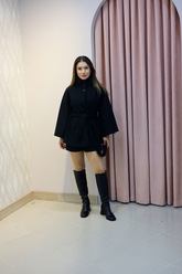 Siyah Kemer Detaylı Kaşe Panço