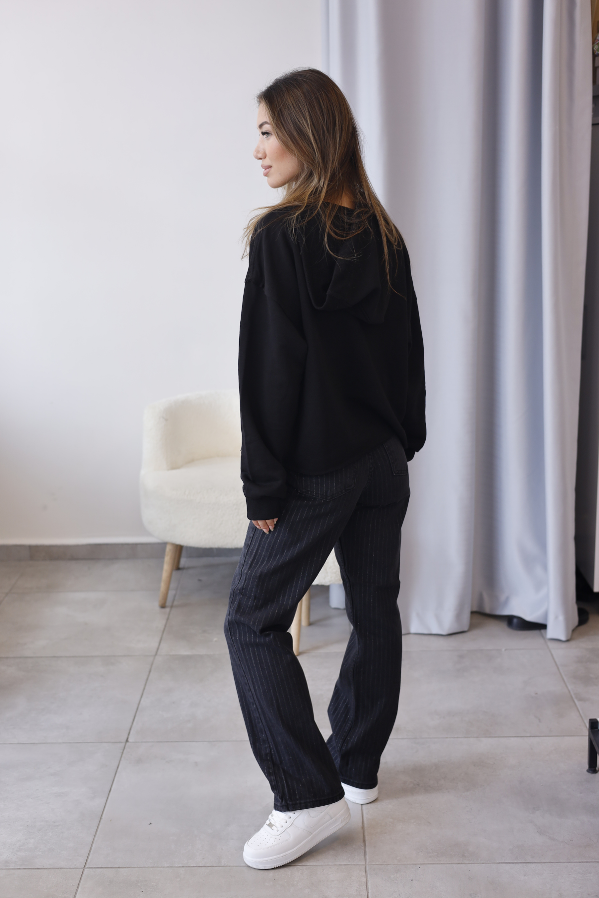 Siyah Kapüşonlu Oversize Sweatshirt