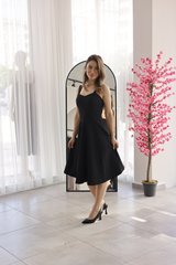 Siyah Askılı Fit Kesim Midi Elbise