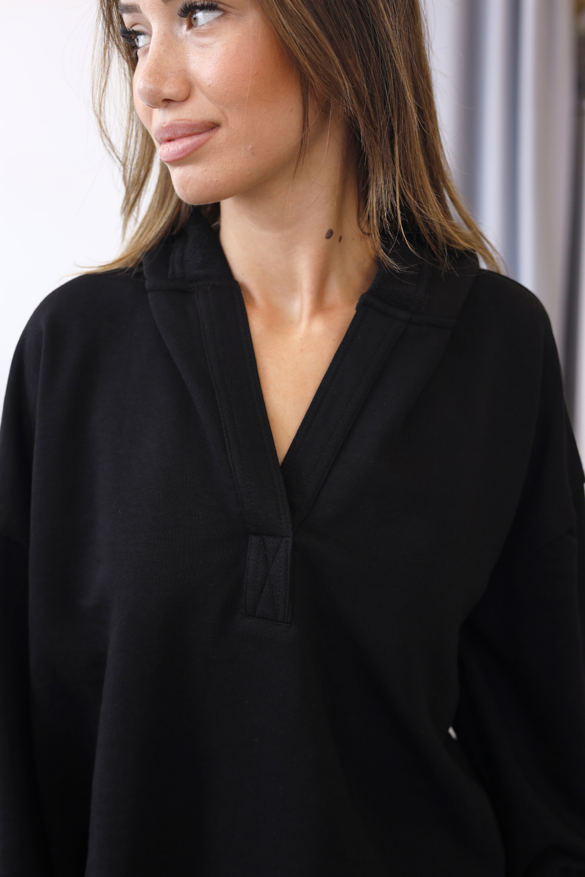 Siyah Kapüşonlu Oversize Sweatshirt
