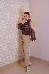 Vera Şal Desenli Omuz Dekolteli Bluz