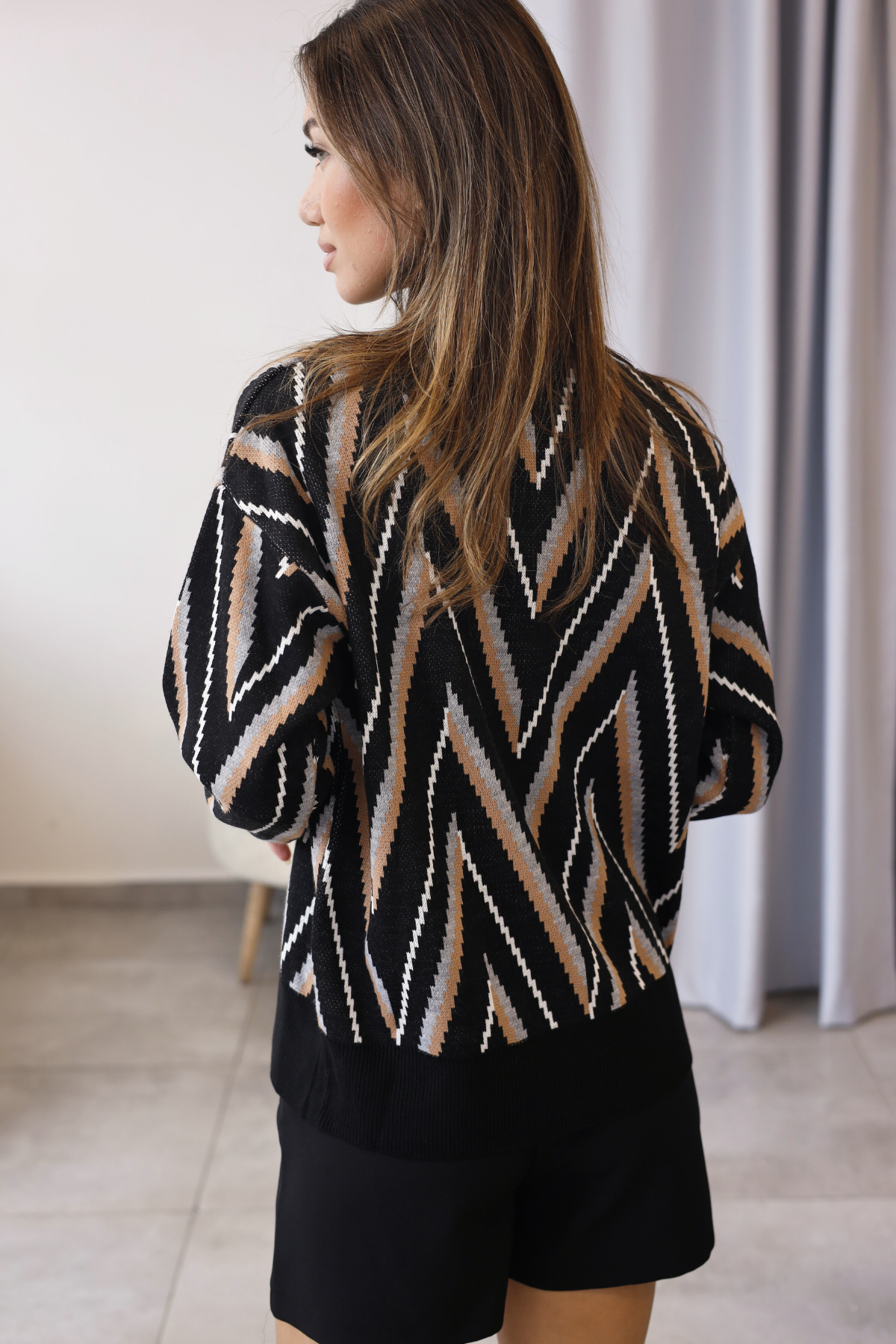 Siyah Zigzag Desen Şık Triko Kazak